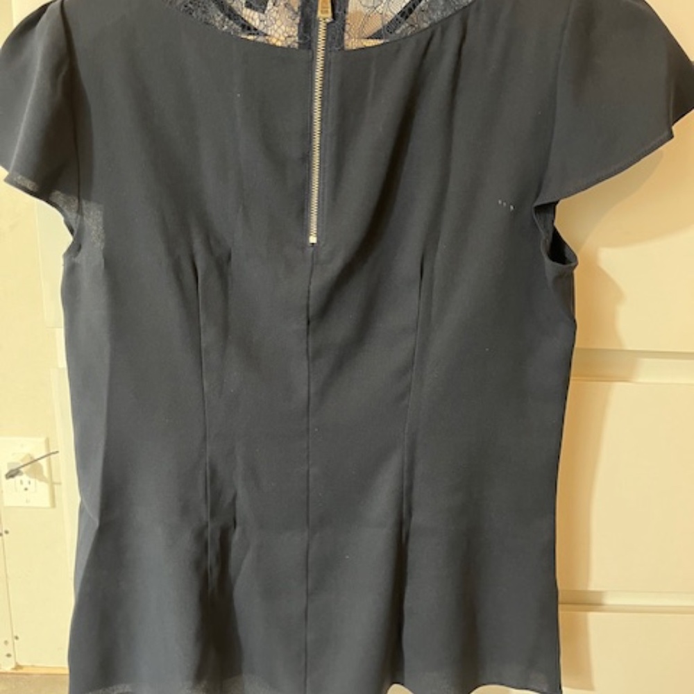 blouse - Picture 3 of 3